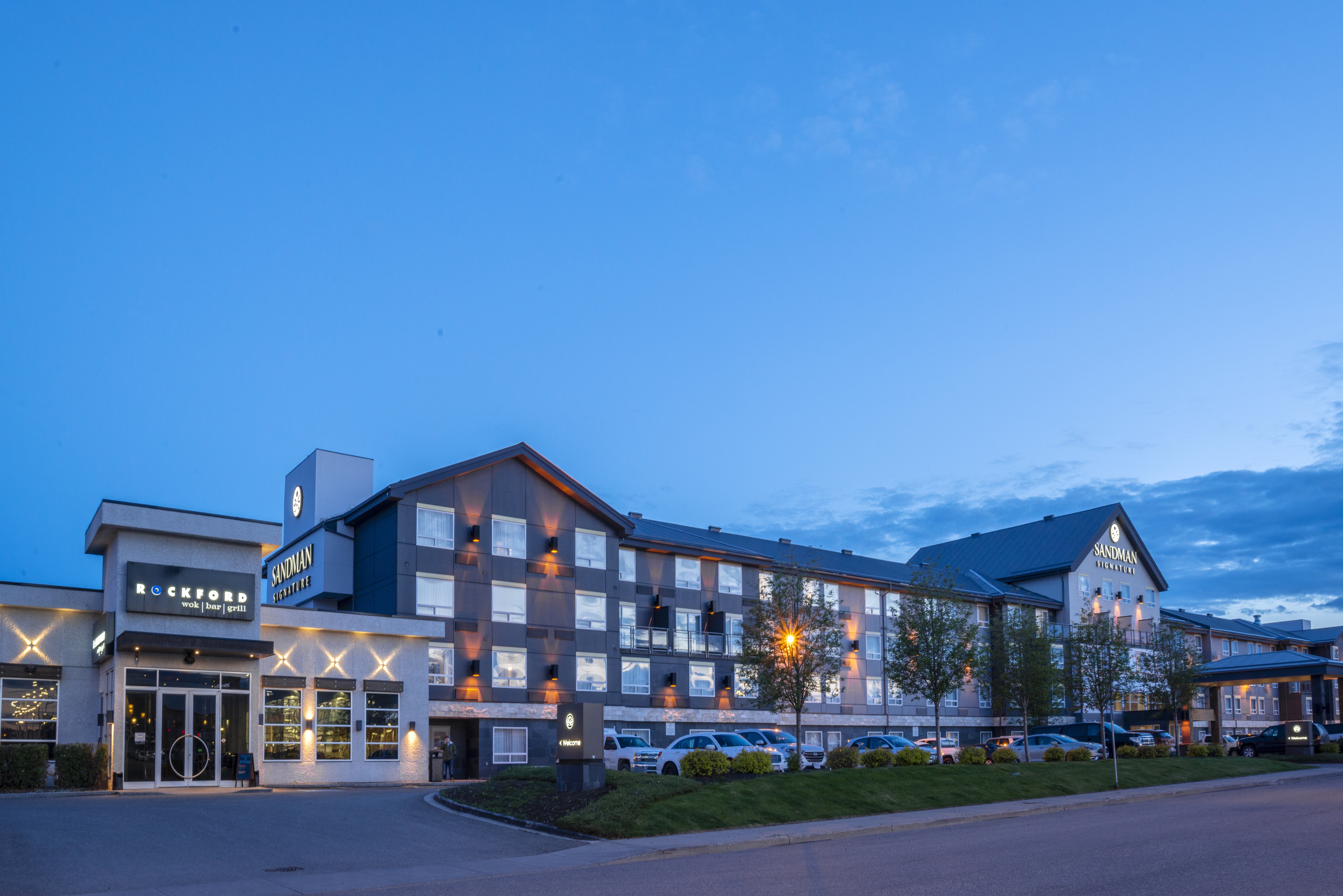 Sandman Signature Hotel & Suites
