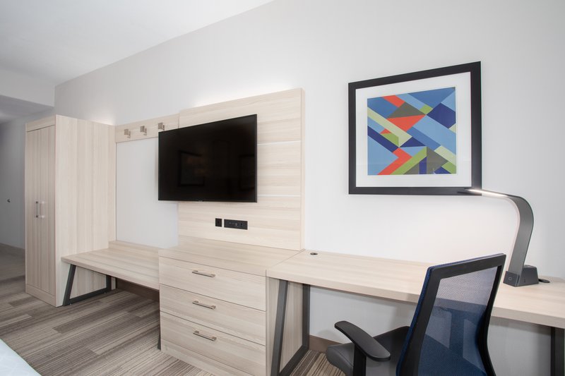 HOLIDAY INN EXP STES GLENDALE