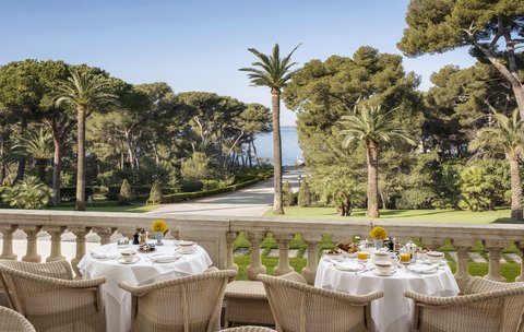 Salon Bellini Breakfast Terrace
