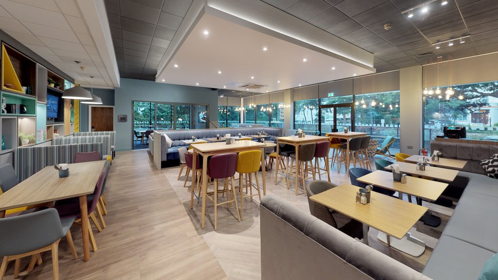 Open Lobby Restaurant serving freshly prepared meals 27/7