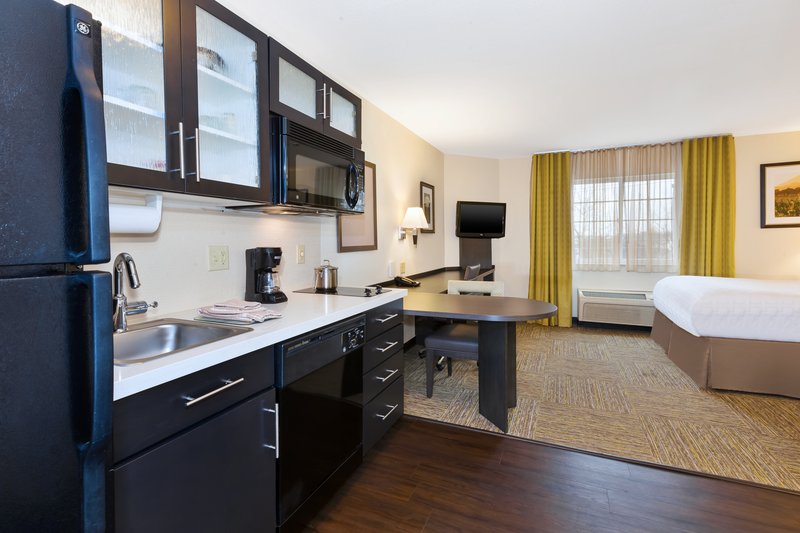 CANDLEWOOD SUITES POLARIS