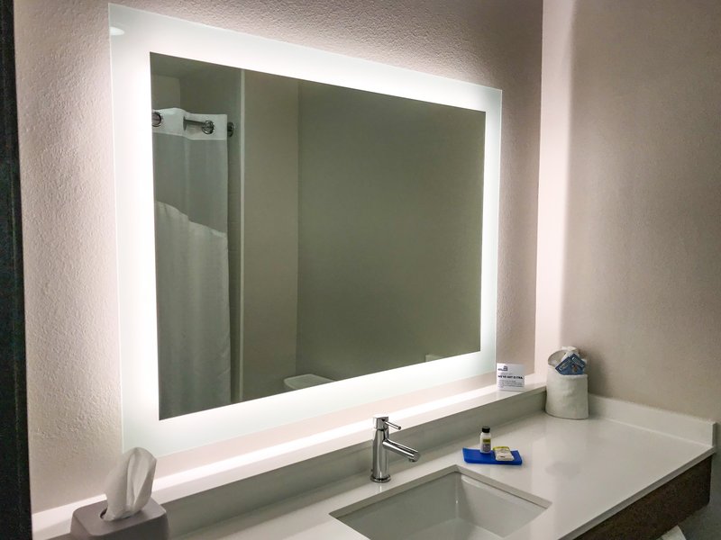 HOLIDAY INN EXP STES LUBBOCK W