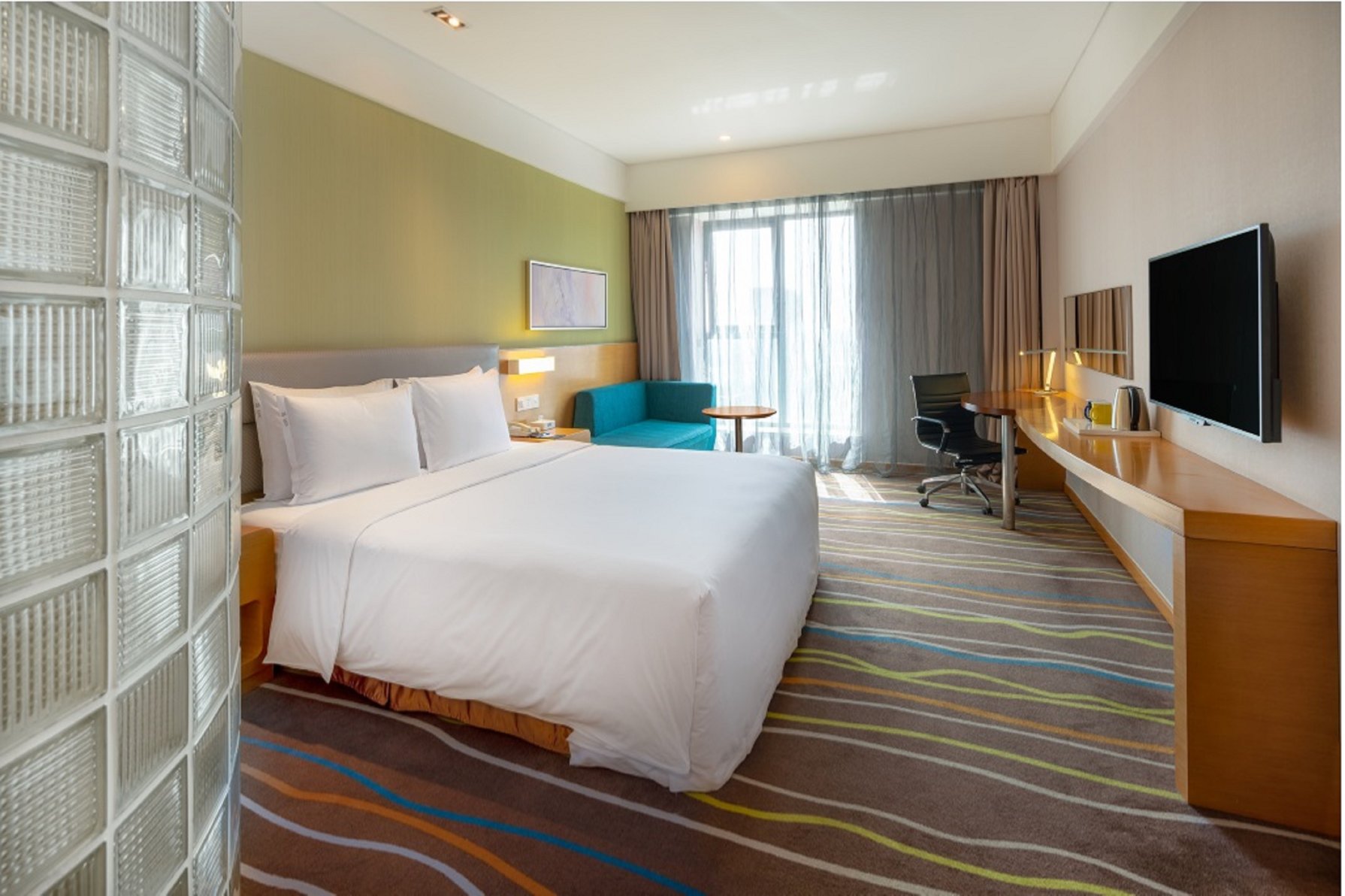Holiday Inn Express Xi'an High-tech Zone, an IHG Hotel Room Type - 1 King Standard Extra Floor Space Holiday Inn Express Xi'an High-tech Zone, an IHG Hotel Room Type - 1 King Standard Extra Floor Space
