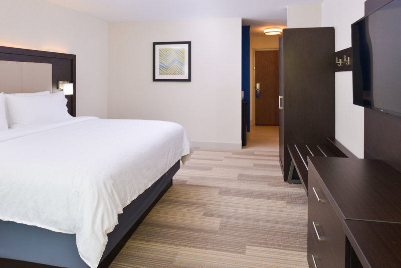 Holiday Inn Express and Suites Shreveport – Downtown