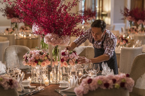 Four Seasons Hotel Singapore FloralArtist