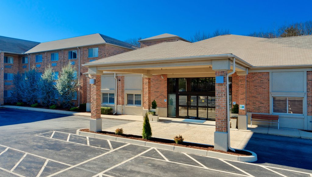 A warm welcome Holiday Inn Express Smithfield - Providence 