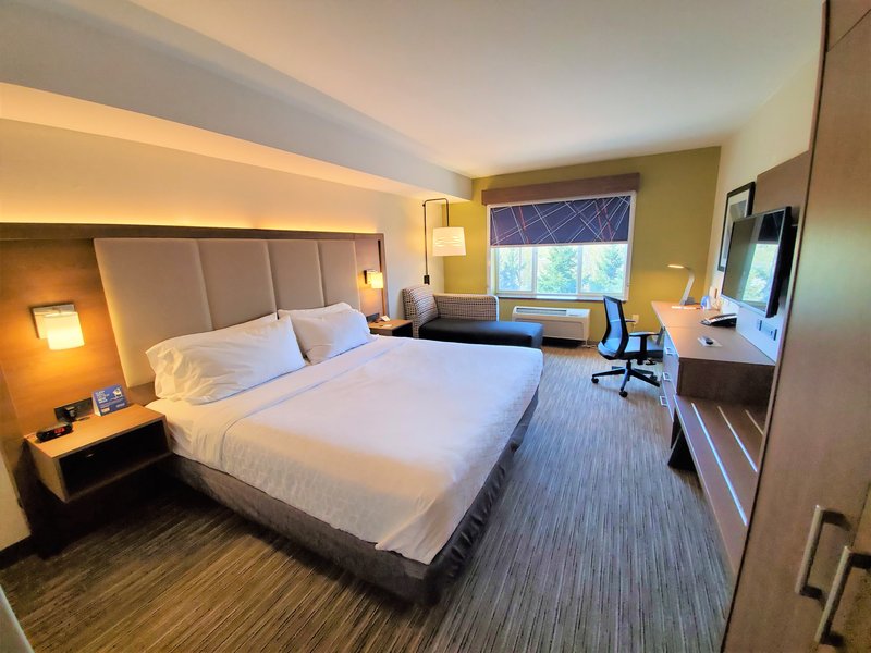 HOLIDAY INN EXP STES LYNNWOOD