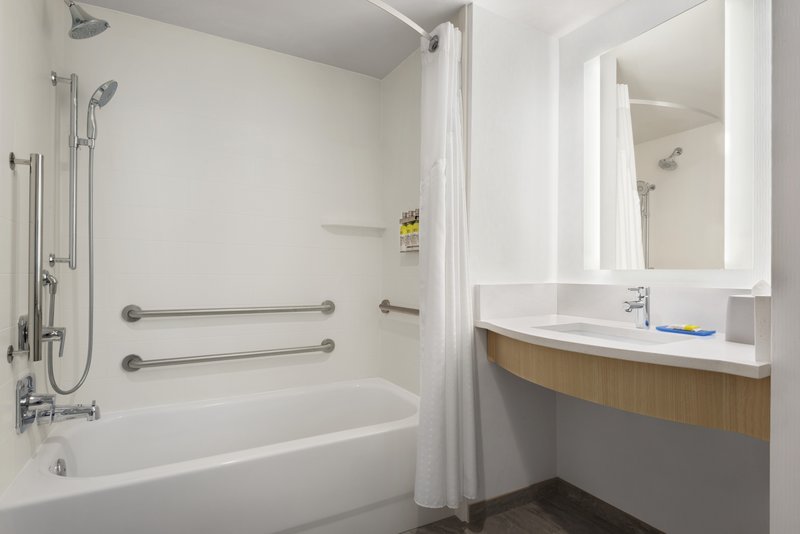 KING HEAR MOBILITY ACCESSIBLE TUB NOSMK