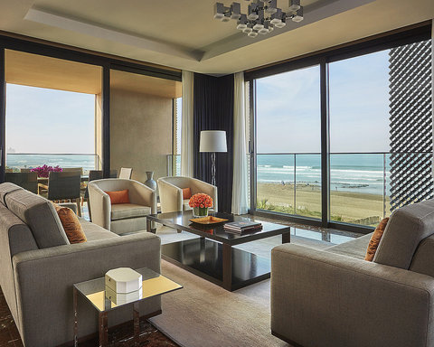 CBL_ImperialSuiteLivingRoom