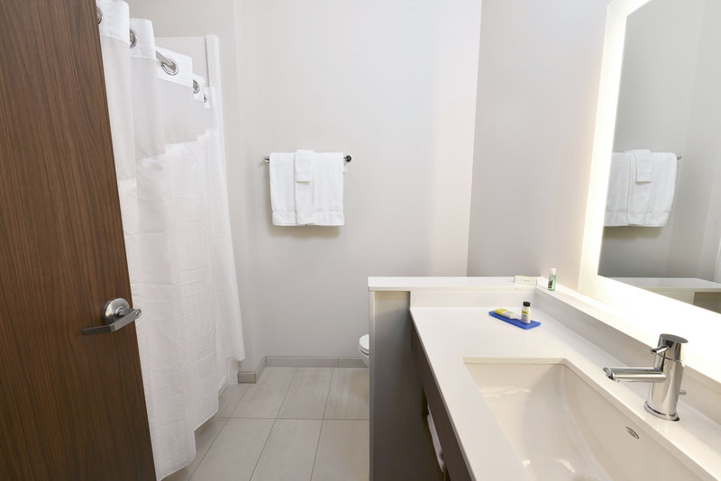 Holiday Inn Express and Suites Madisonville