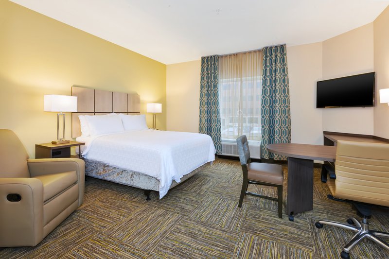 Candlewood Suites Louisville – NE Downtown Area
