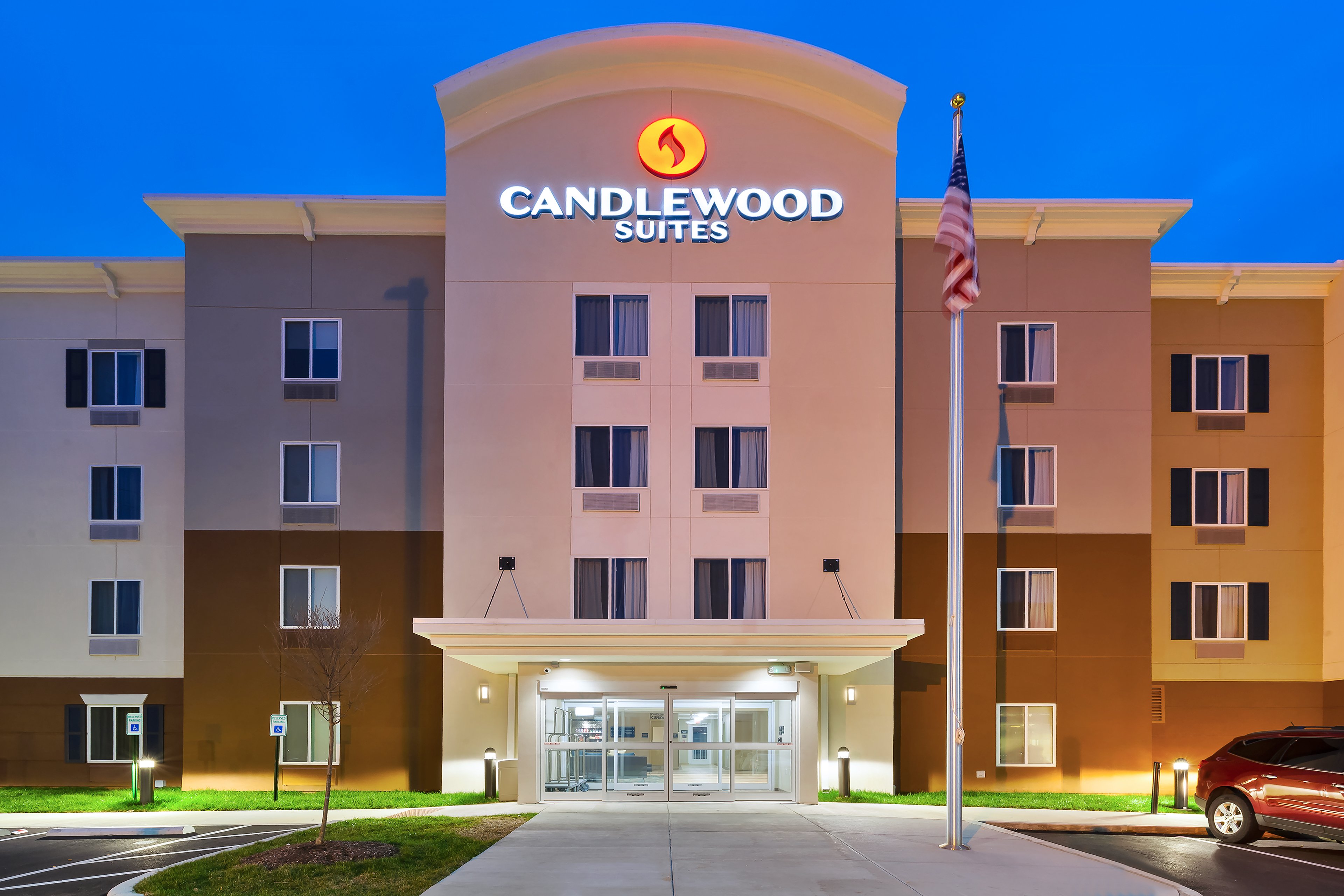 Candlewood Suites NE Downtown