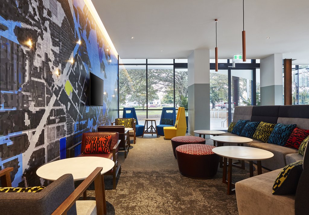 Holiday Inn Express Newcastle, an IHG Hotel - Lobby Lounge