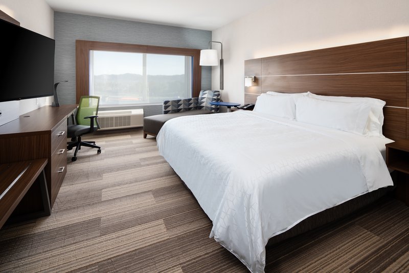Holiday Inn Express and Suites Murrieta – Temecula
