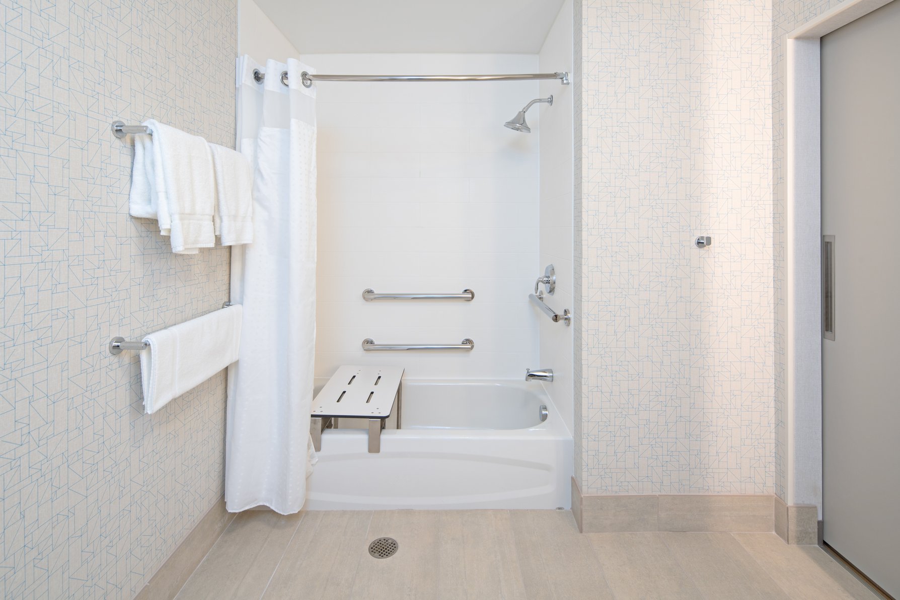 Holiday Inn Express & Suites MURRIETA - TEMECULA Room Type - 2 Queen Beds Standard Comm Access Tub