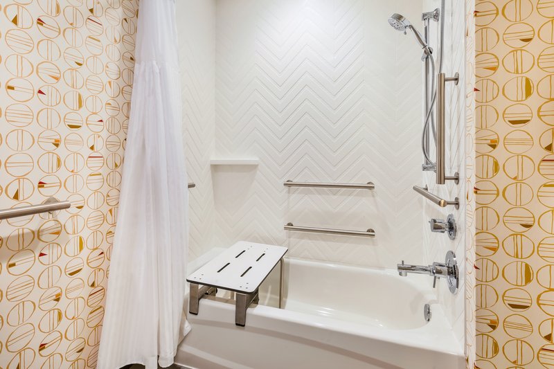 KING HEAR MOBILITY ACCESSIBLE TUB NOSMK