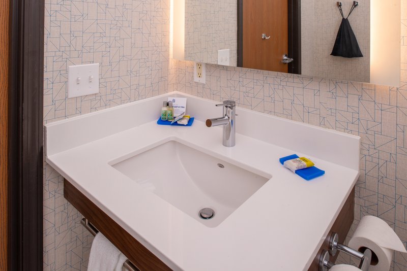 KING HEAR MOBILITY ACCESSIBLE TUB NOSMK