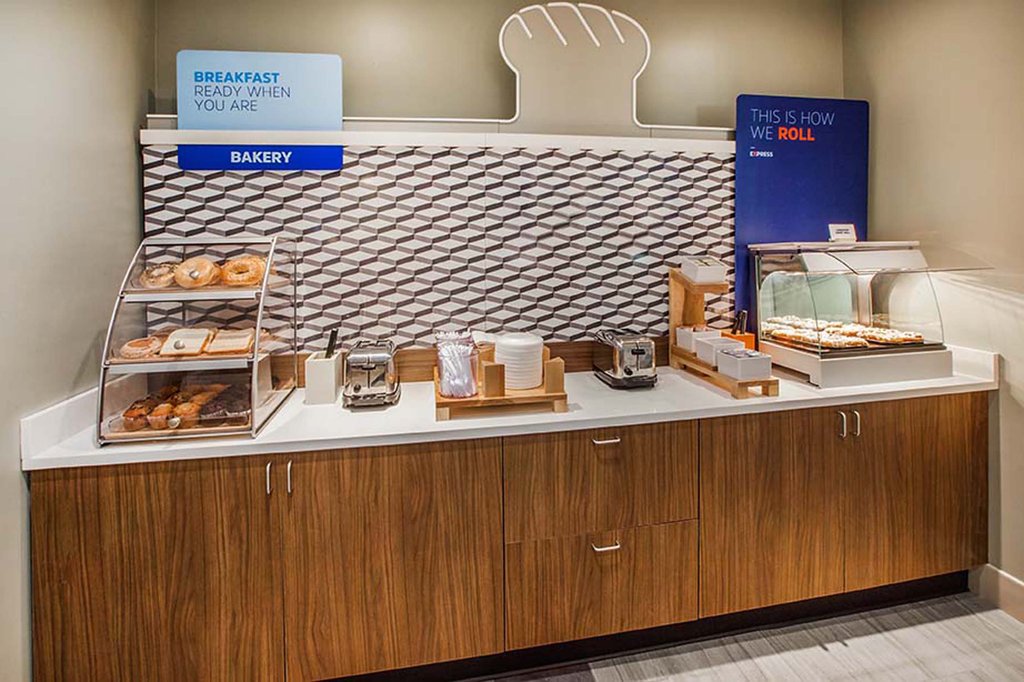 Holiday Inn Express & Suites PETOSKEY, Emmet, Michigan