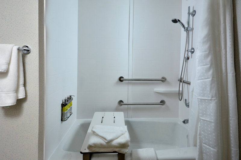 KING HEAR MOBILITY ACCESSIBLE TUB NOSMK
