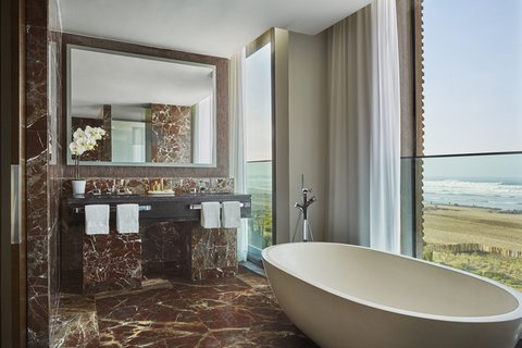 CBLImperialSuiteBathroom
