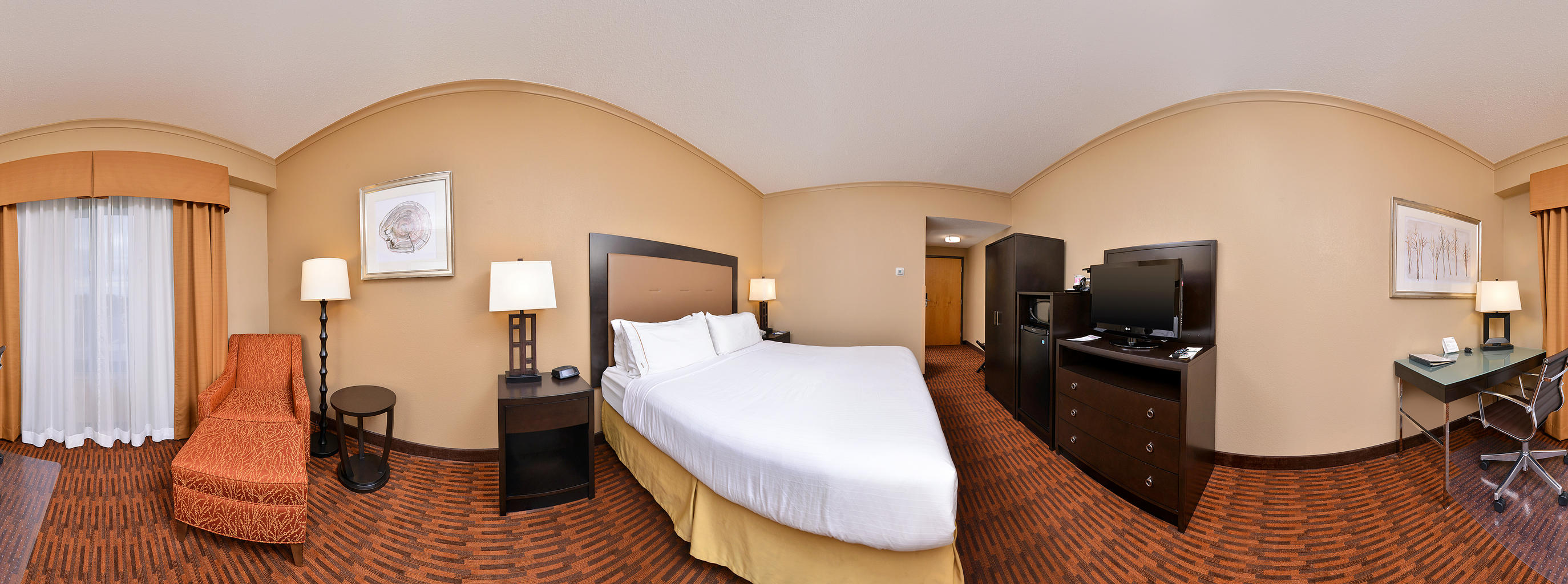 HOLIDAY INN EXPRESS BREEZEWOOD