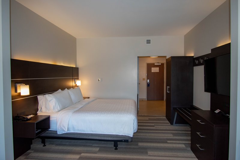 Holiday Inn Express and Suites Tonawanda – Buffalo Area
