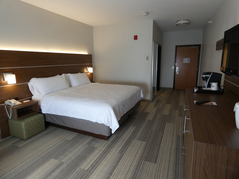 HOLIDAY INN EXP STES LIMON