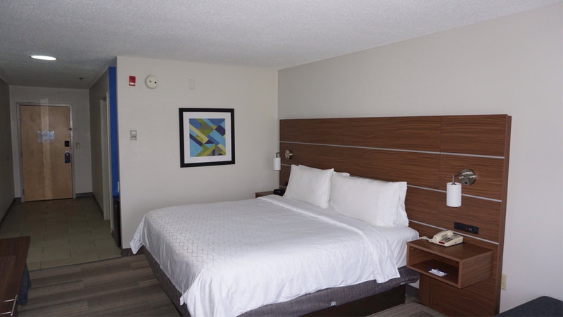 HOLIDAY INN EXP STES GREENSBOR