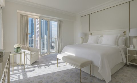 Deluxe Executive Suite Bedroom.jpg