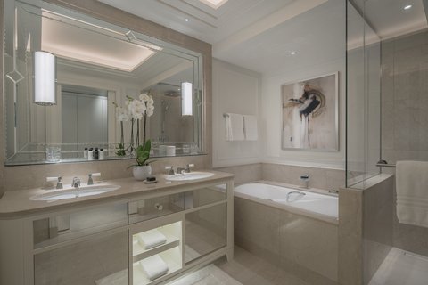 Premier Sea View and City View and DE Suite Bathroom.jpg