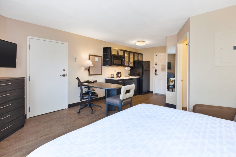 CANDLEWOOD SUITES ROCKY MOUNT