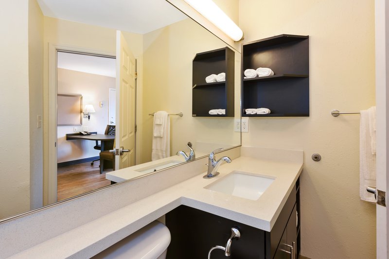 CANDLEWOOD SUITES ROCKY MOUNT