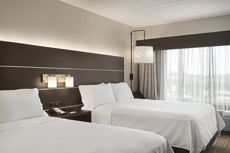 TWO QUEEN BEDS NONSMOKING