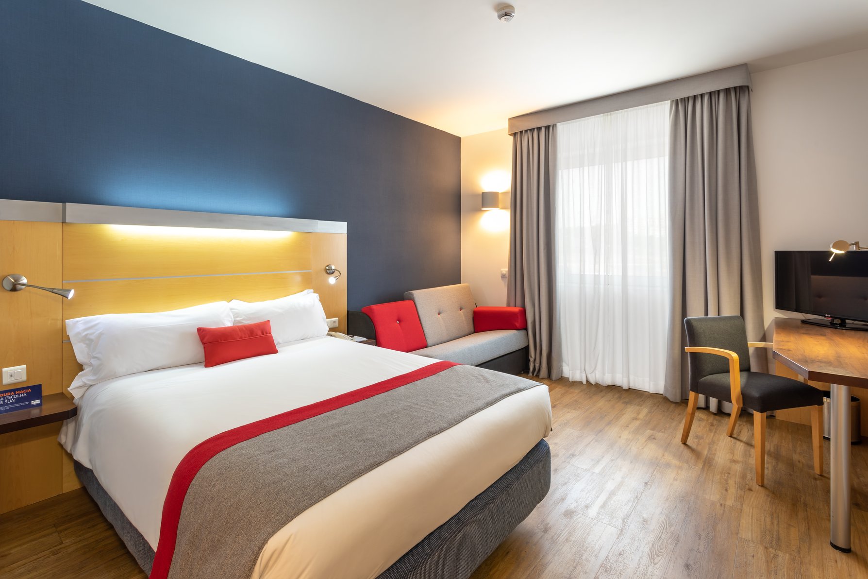 Holiday Inn Express Lisbon - Oeiras Room Type - 1 Double Standard with Free Breakfast