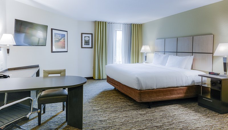 Candlewood Suites Lakeville I-35