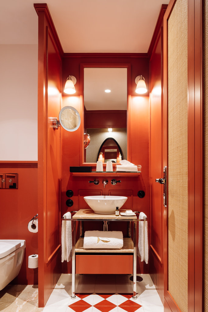 Guest photo