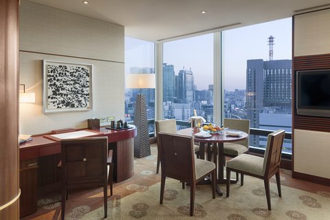 Executive_Suite_Dining_Area1.jpg