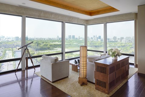 The_Peninsula_Suite_Living_Room2.jpg