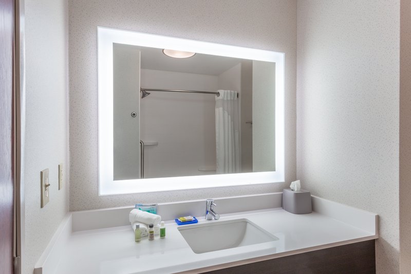 Holiday Inn Express and Suites White Haven – Lake Harmony