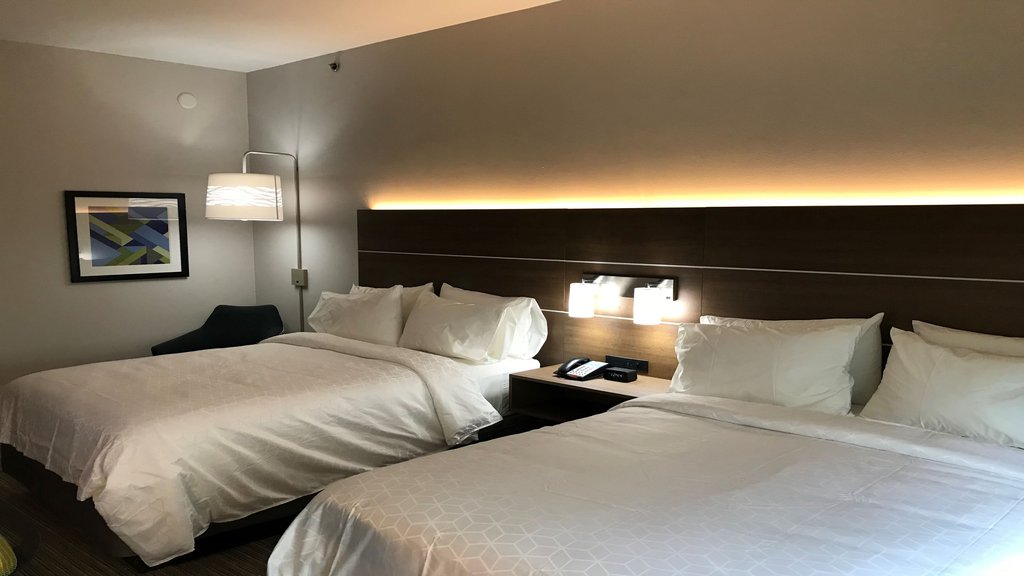 Holiday Inn Express & Suites ARLINGTON NORTH – STADIUM AREA, Tarrant