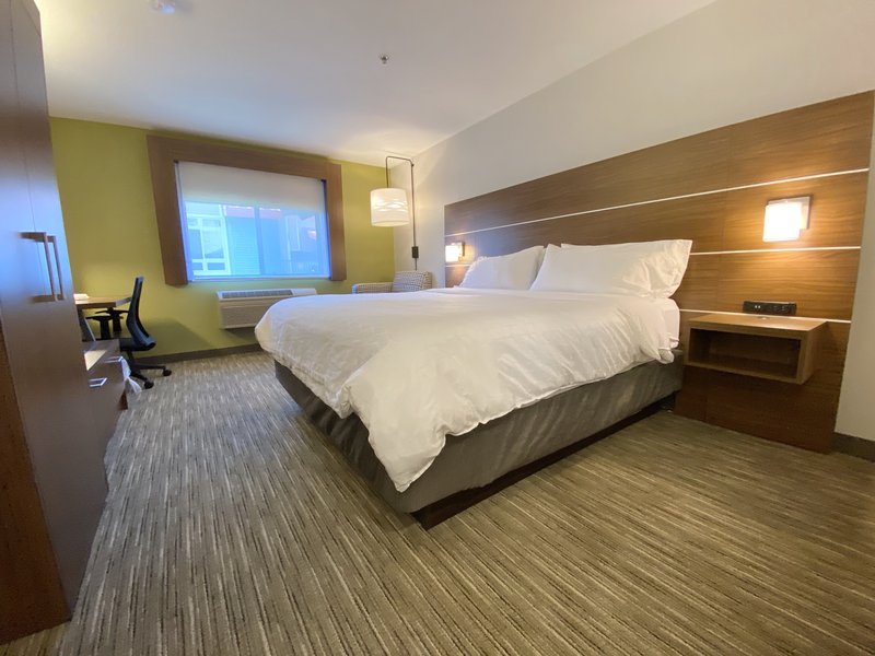 HOLIDAY INN EXP STS PARK CITY