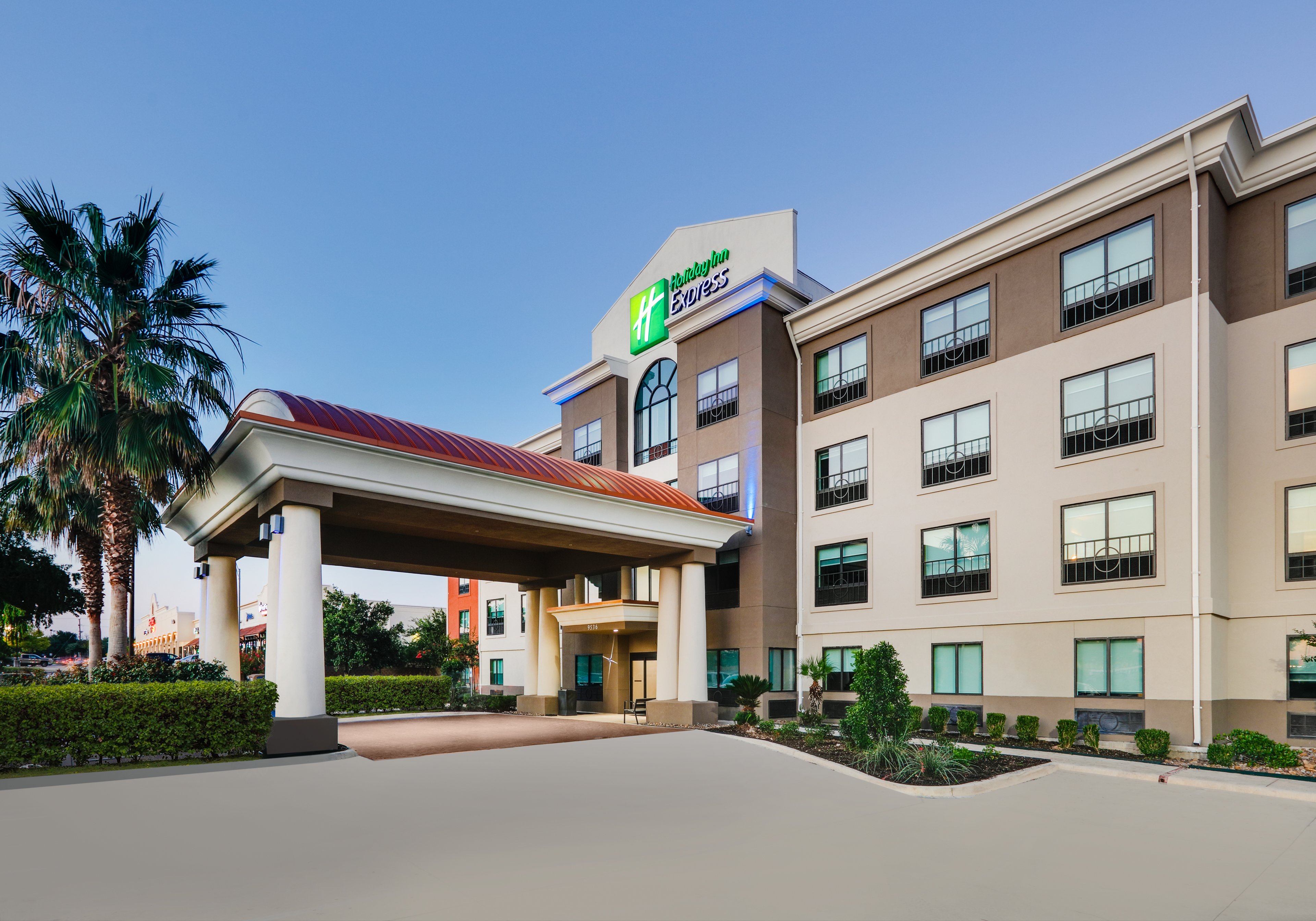 Holiday Inn Express & Suites San Antonio