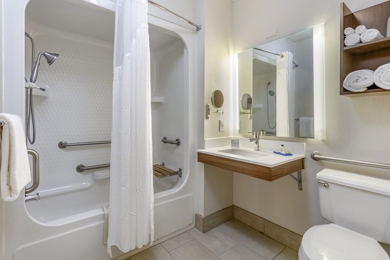 KING HEAR MOBILITY ACCESSIBLE TUB NOSMK
