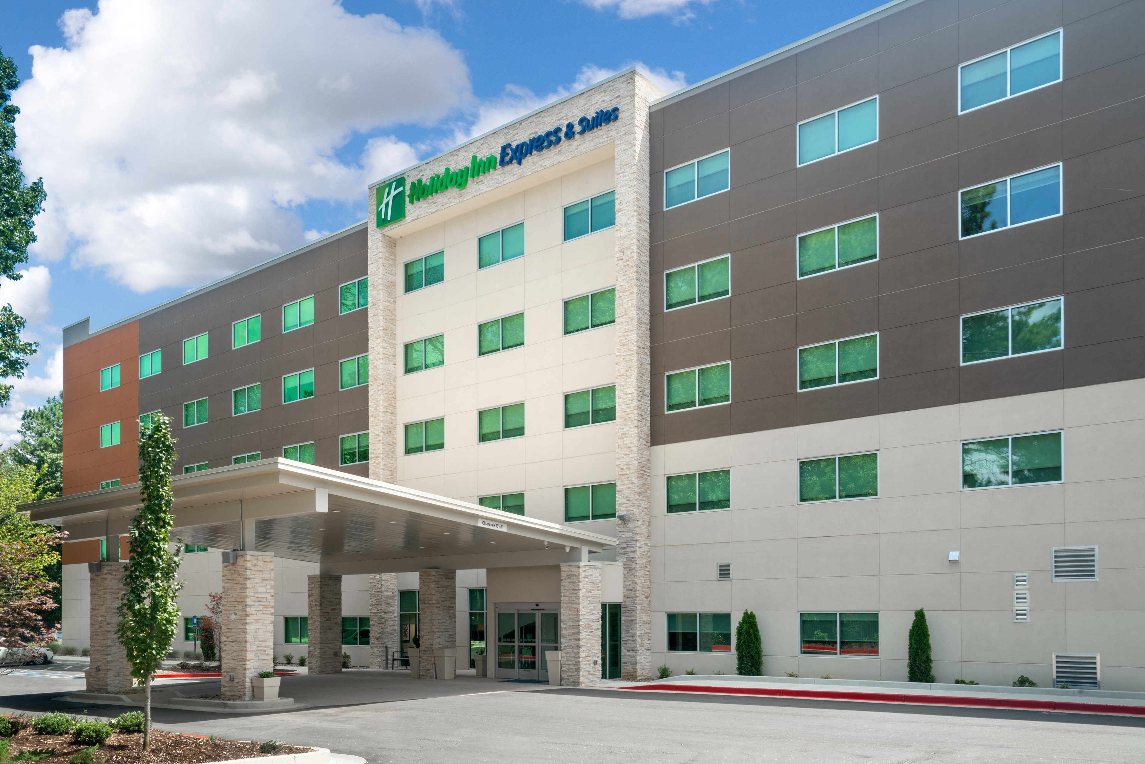 Holiday Inn Exp & Suites Atlanta Arp NE