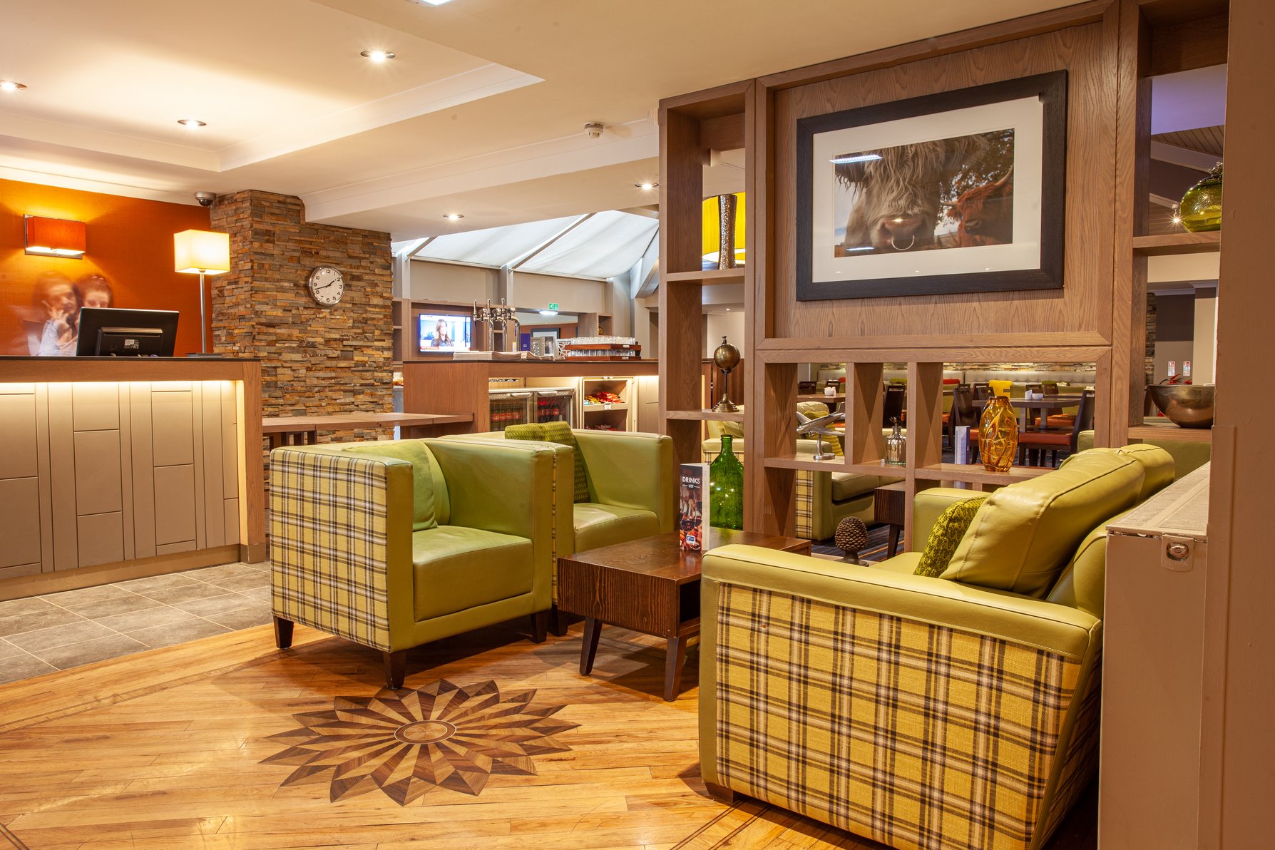 Hotel Lobby Holiday Inn Express Edinburgh Airport 