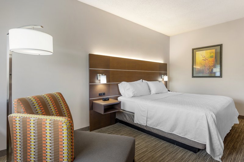 HOLIDAY INN EXP – CENTRAL
