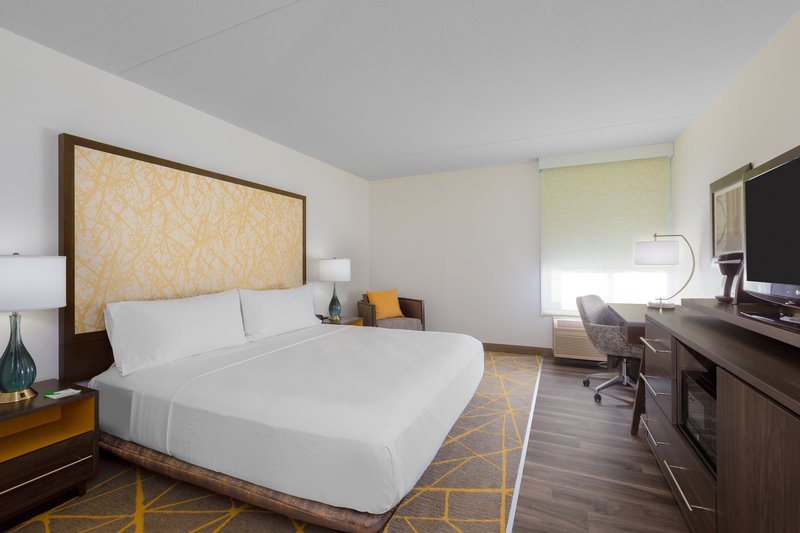 HOLIDAY INN SELECT LA MIRADA