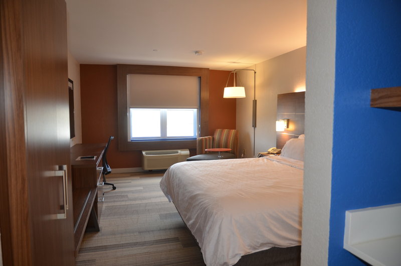 Holiday Inn Express and Suites Rochester