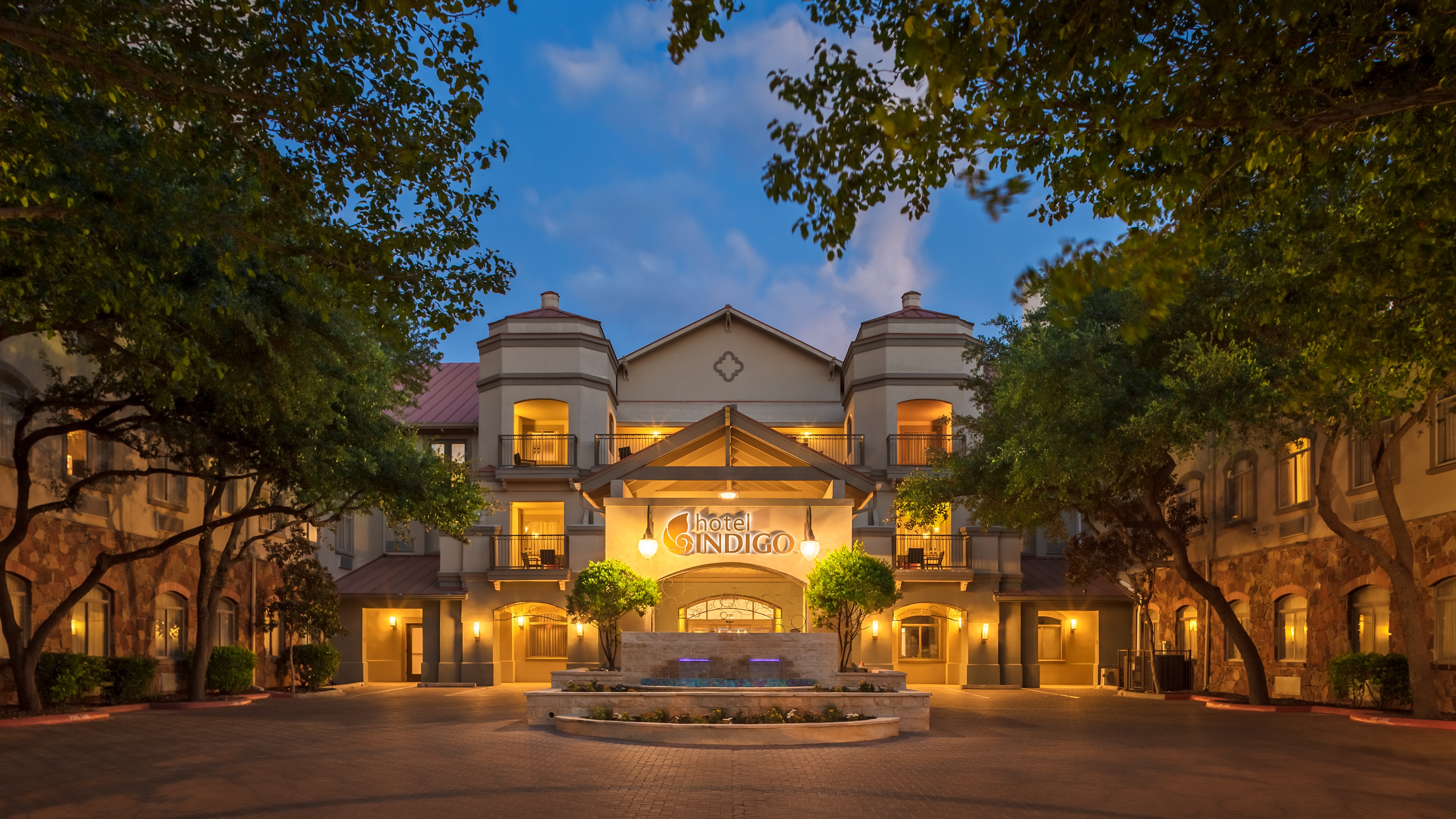 Hotel Indigo San Antonio Riverwalk