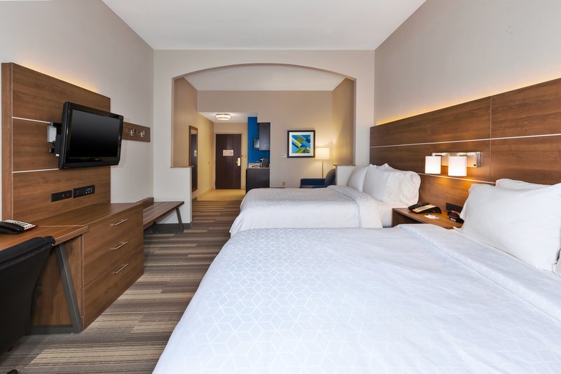 2 QUEEN BEDS SUITE NONSMOKING